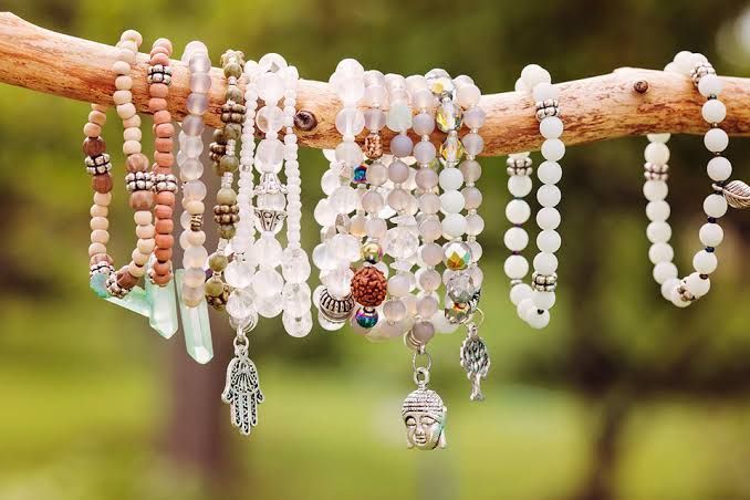 Handmade & Artisan Jewellery Platforms in 2026: Marketplace Features, Seller Insights & Jewellery Industry Trends