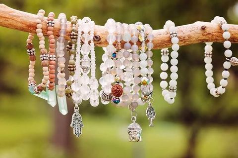 Handmade & Artisan Jewellery Platforms in 2026: Marketplace Feature, Seller Insights & Jewellery Industry Trends