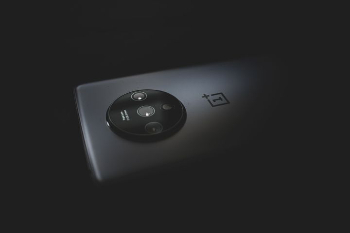 OnePlus 15 Explained: Features, Performance, Battery Life, and User Experience Insights