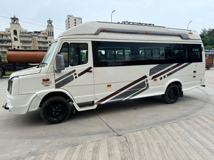 Force Urbania: Luxury Travel Features, Design, and Passenger Experience Guide