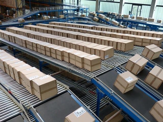Warehouse Conveyor Belt Systems Explained: Types, Features & Applications