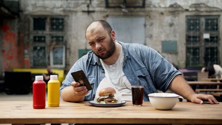 Understanding Heart Health Warning Signs: Risk Factors, Symptoms Awareness, and Preventive Health Insights