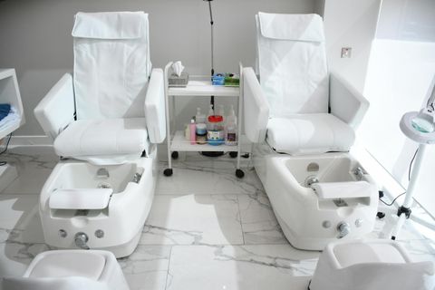 Luxury Massage Chair Buying Guide: Features, Technologies, and Wellness Insights Explained