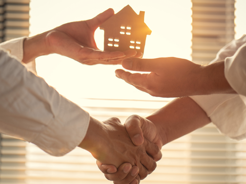 Real Estate Agent Guide: Complete Overview, Roles, and Industry Basics