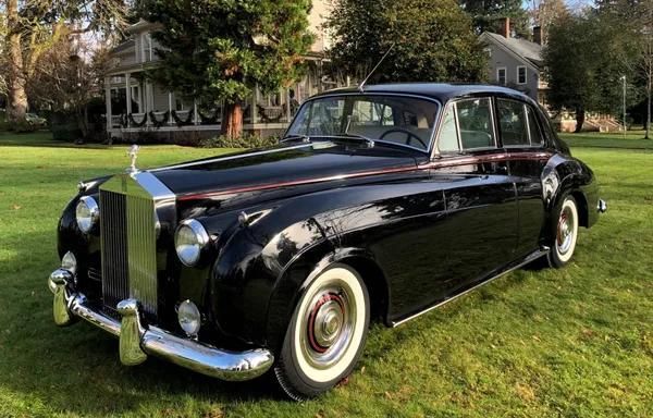 Vintage Car Rental Guide: Classic Vehicle Features, Experiences, and Travel Insights