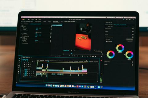 Remote Team Management Tools Guide: Overview, Features, and Workplace Collaboration Insights