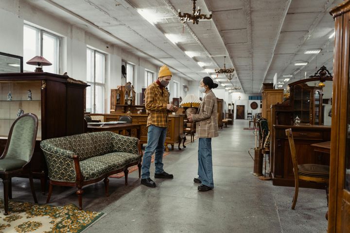 Antique Furniture Rentals Guide: Overview, Vintage Styles, and Interior Design Insights