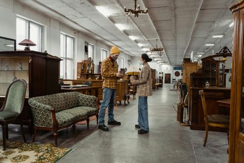 Antique Furniture Rentals Guide: Overview, Vintage Styles, and Interior Design Insights