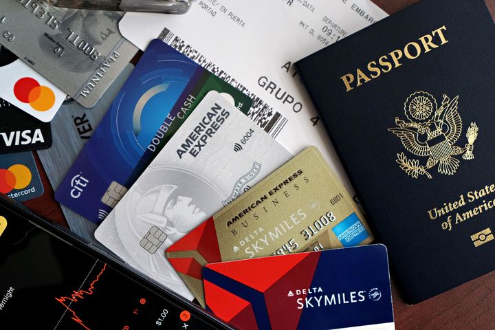 Travel Credit Cards in 2026: Rewards Programs, Travel Benefits, and Financial Insights